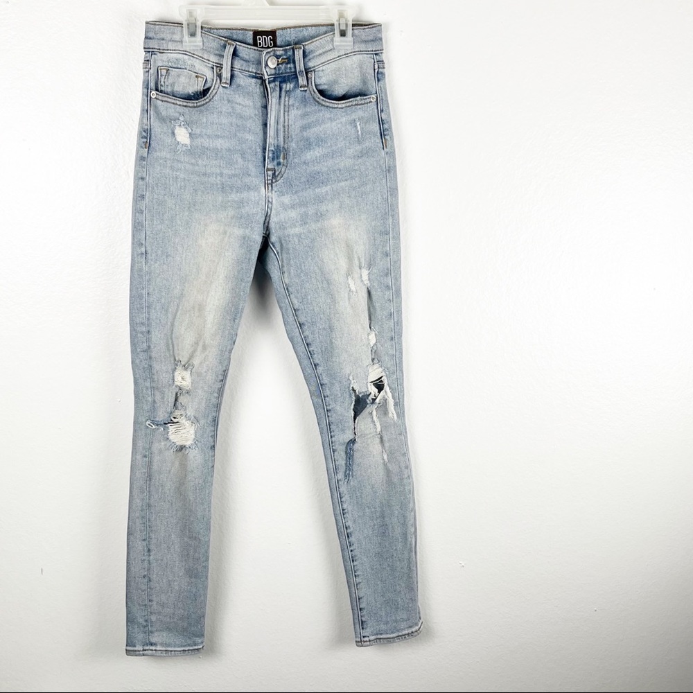BDG Twig High Rise Intentionally Ripped Distressed Light Wash Jeans, Size 27